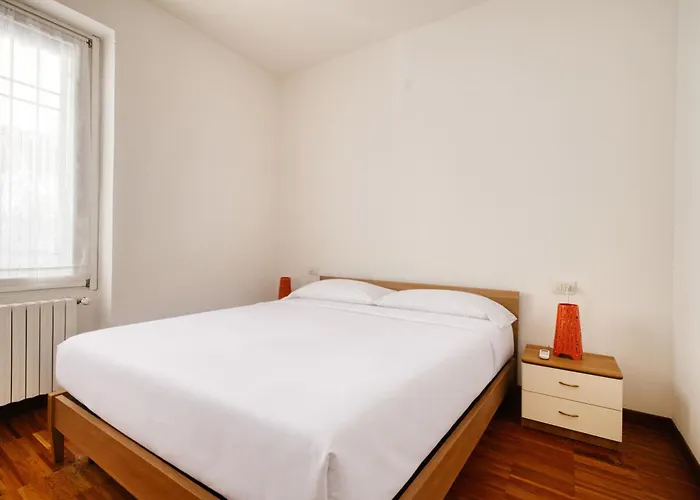 Apartment Hostmate - - Plinio - Citta Studi